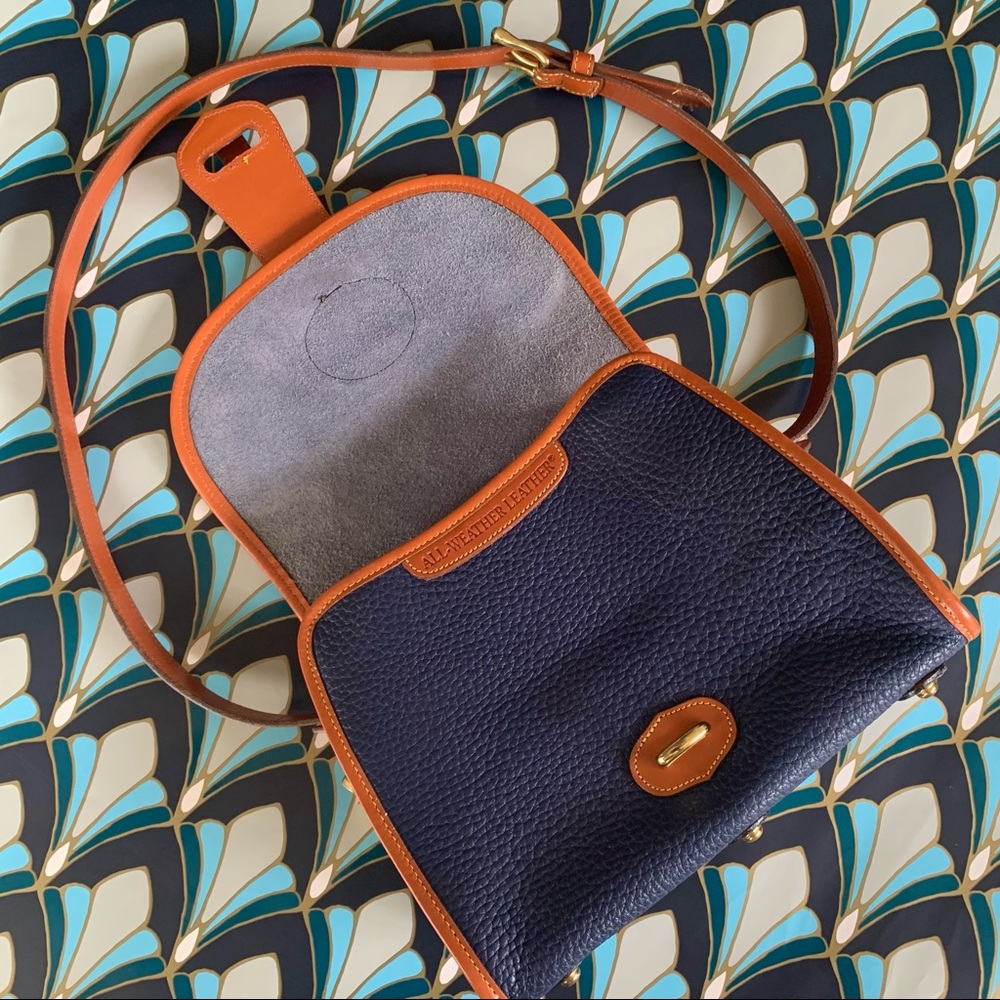 💙Air Force Blue Dooney & Bourke Vintage Essex Bag - Picture 8 of 15